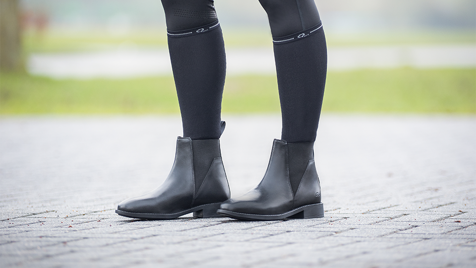 Footwear & accessories