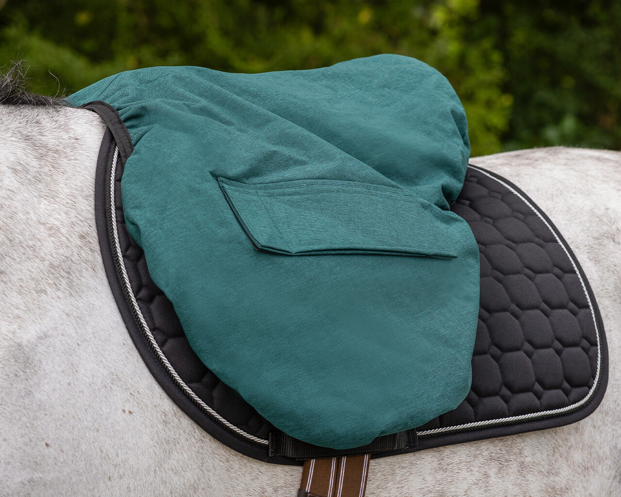 QHP Saddle cover