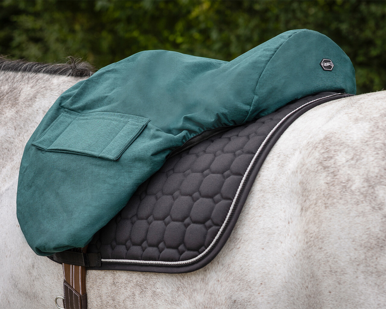 QHP Saddle cover