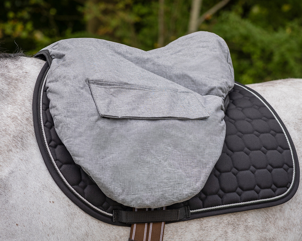 QHP Saddle cover
