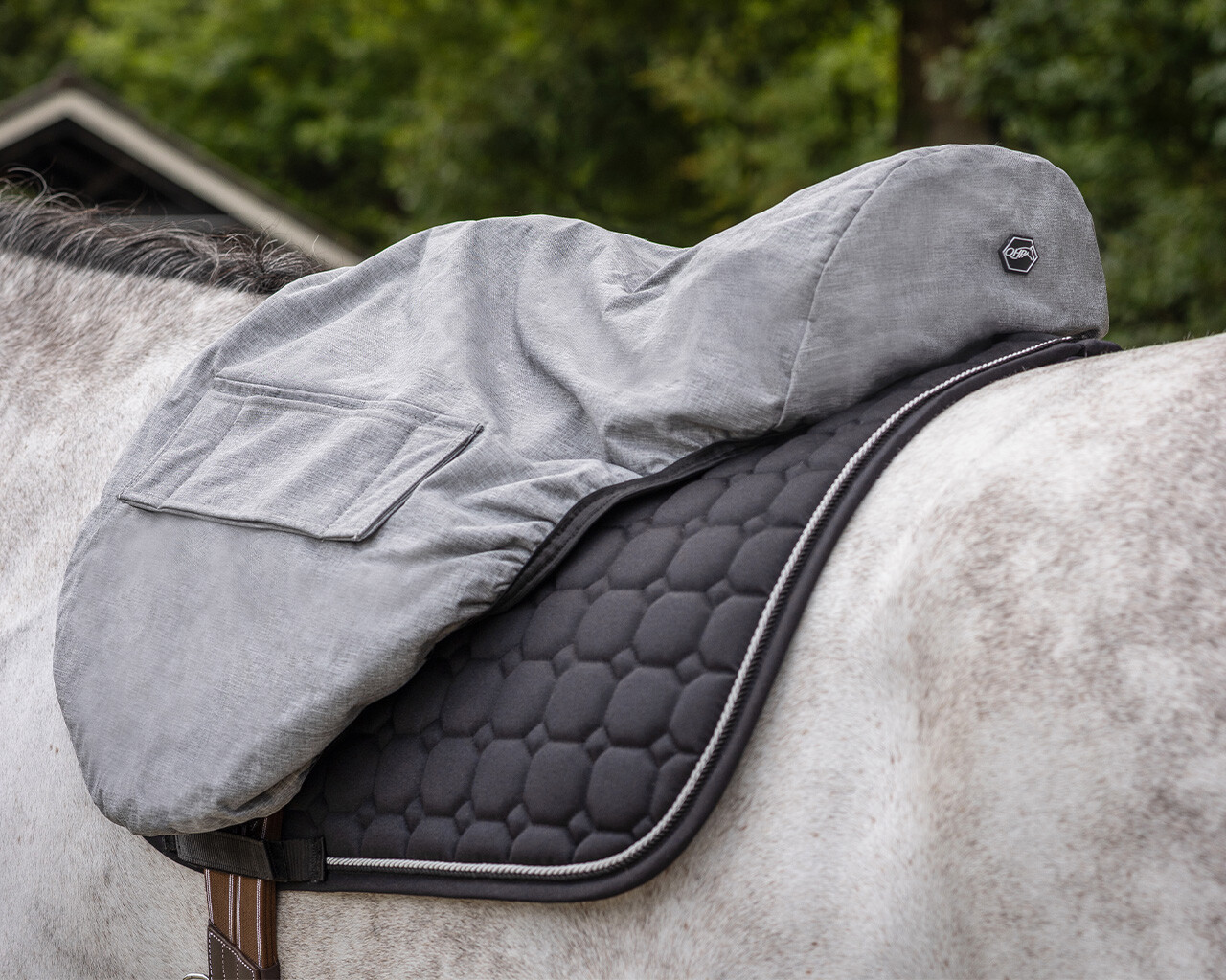 QHP Saddle cover