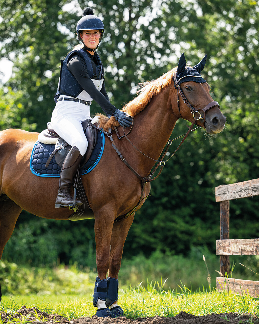 Eventing boots front leg technical