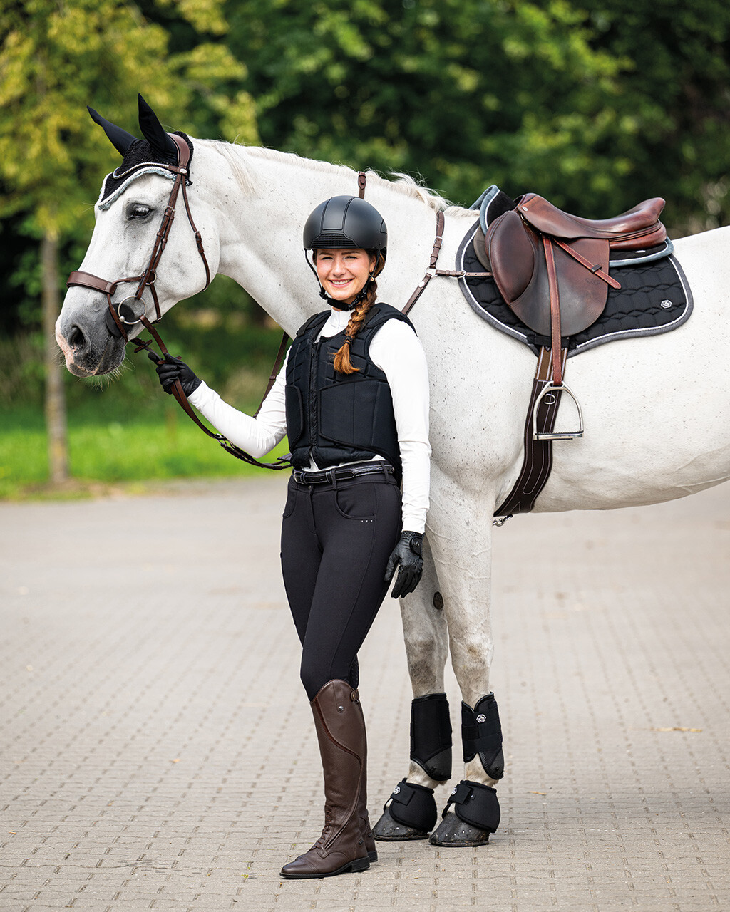 Eventing boots front leg technical