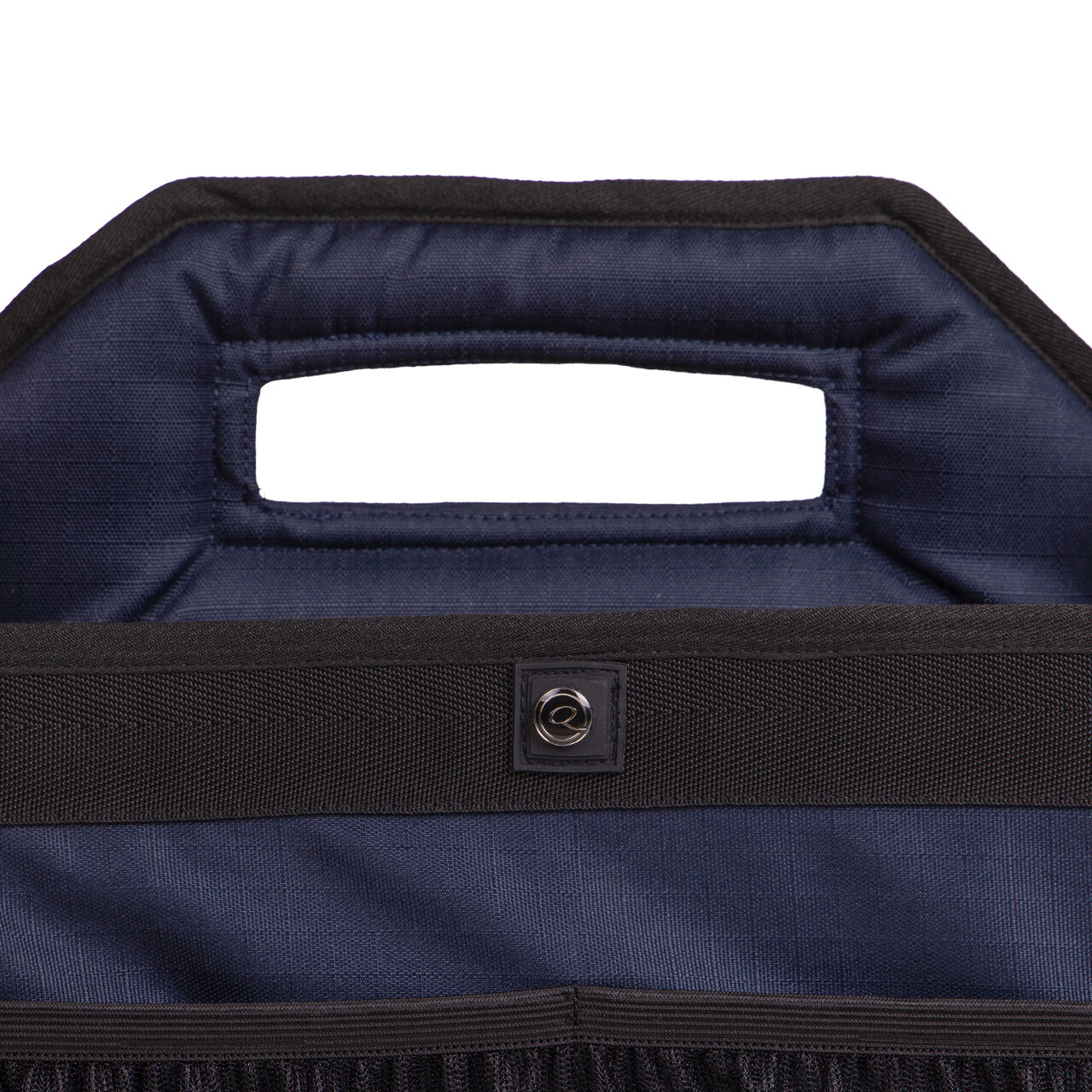Grooming bag with Mesh bottom