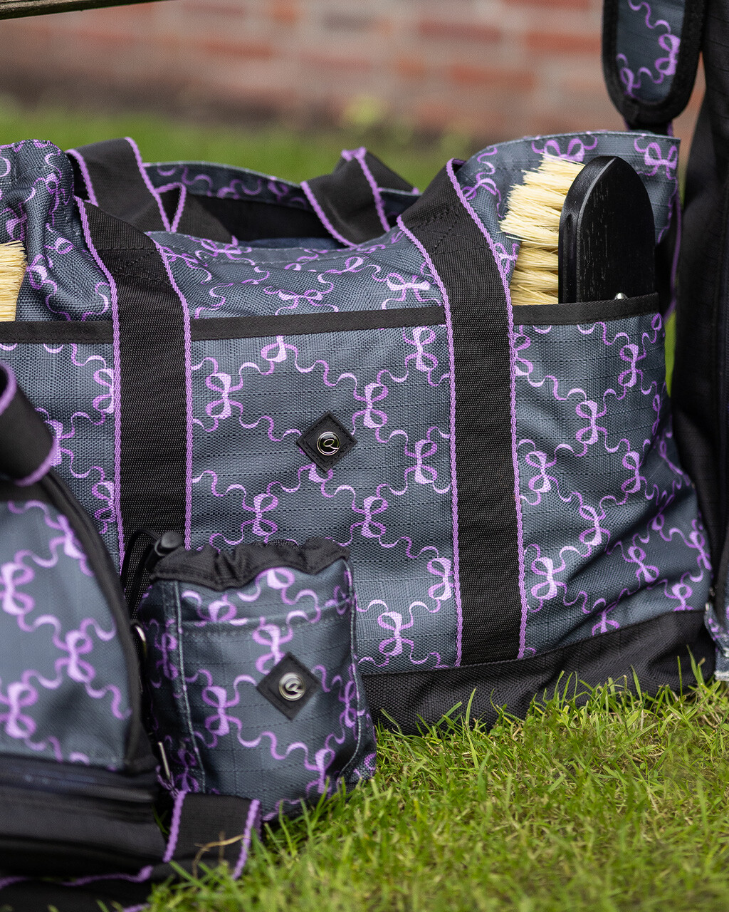 Grooming tote bag collection