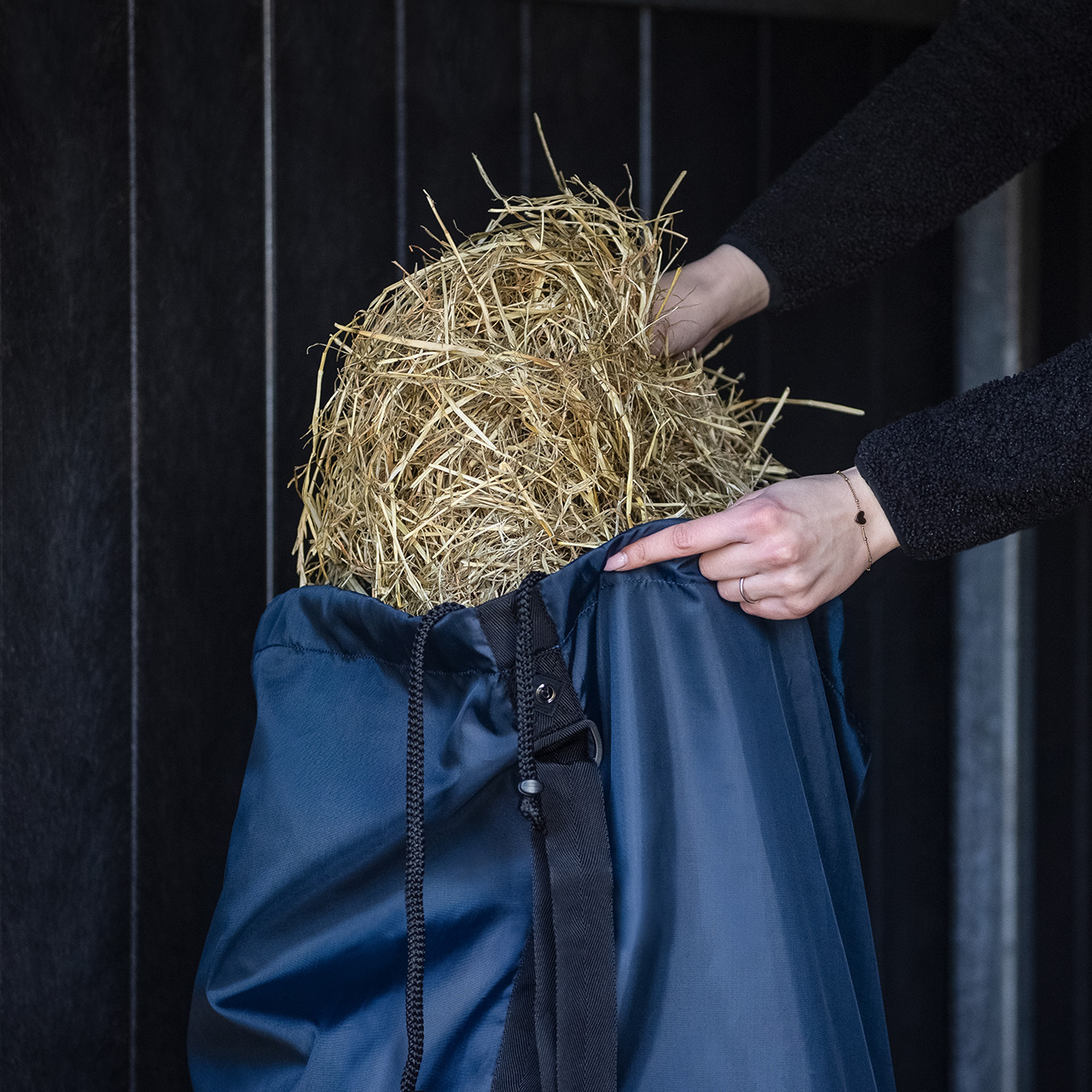 Transport hay bag