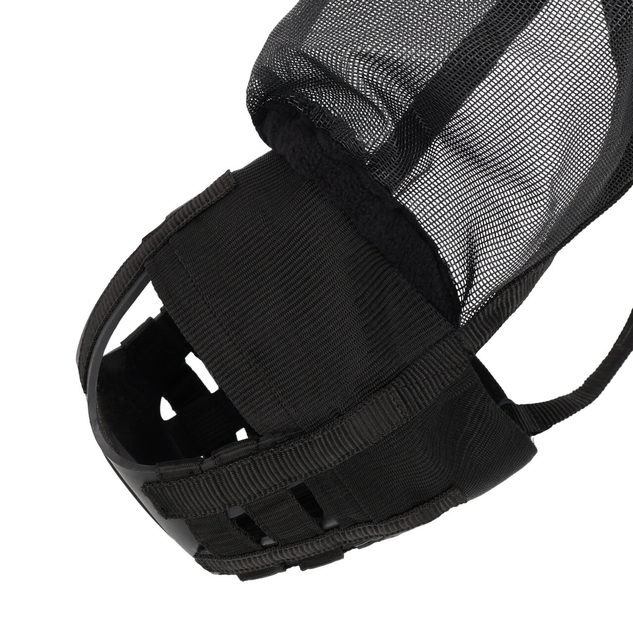 Grazemuzzle with fly mask