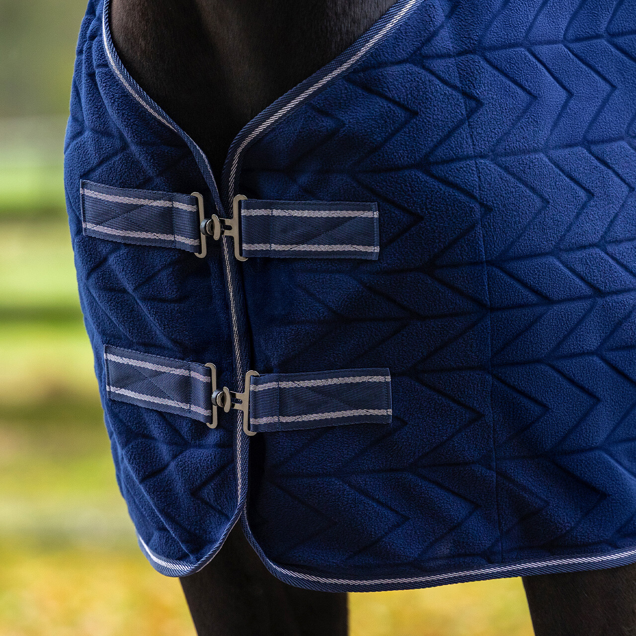 Fleece rug Embossed with detachable neck