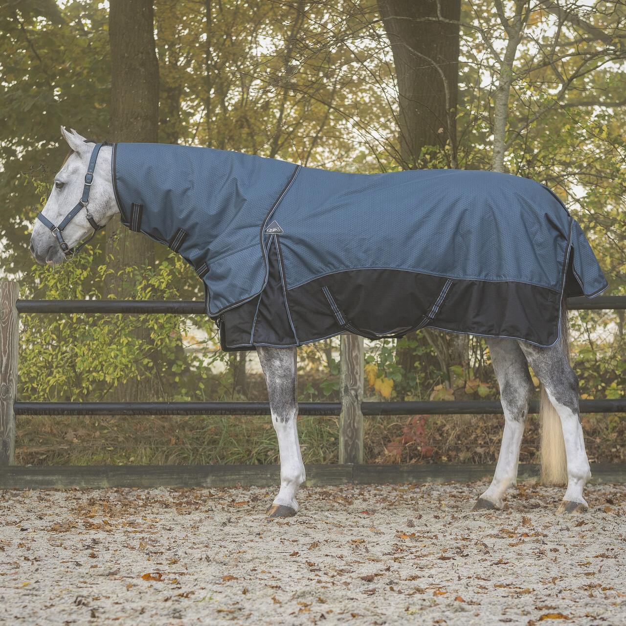 Zimní nepromokavá deka s odnímatelným krkem QHP 1200D - 150g - Perolejová/Černá
