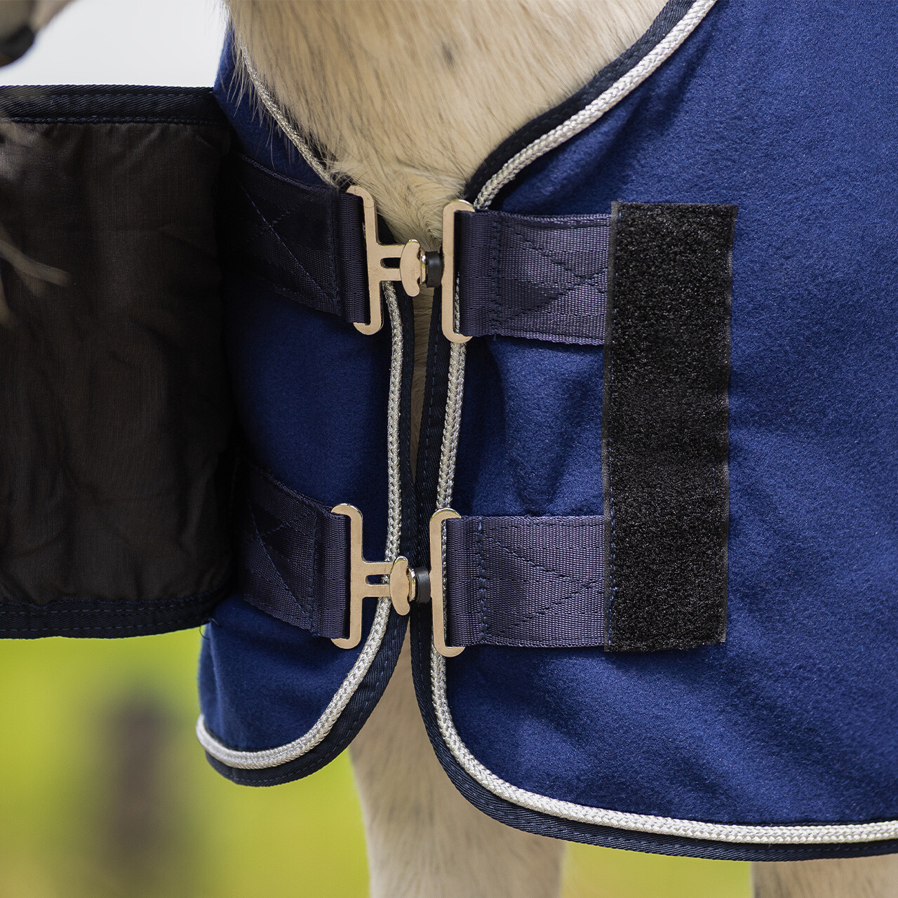 Fleece rug with ornament falabella