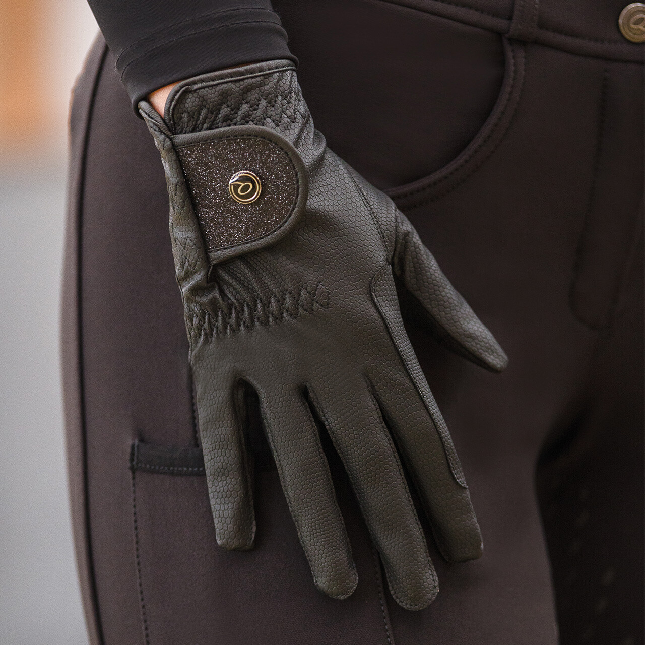 Glove Glitz