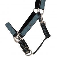 Head collar set with turnout collection