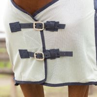 Fly rug with neck and hood