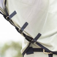 Fly rug with neck and hood