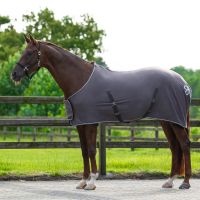 Fleece rug with ornament