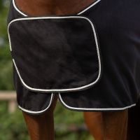 Fleece rug with ornament